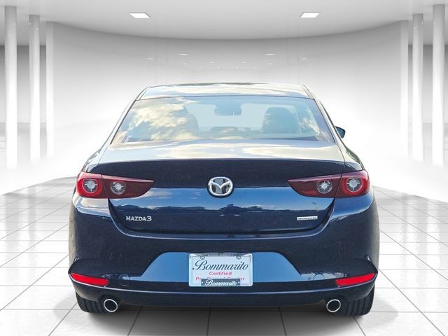 Mazda Mazda3 Vehicle Full-screen Gallery Image 04