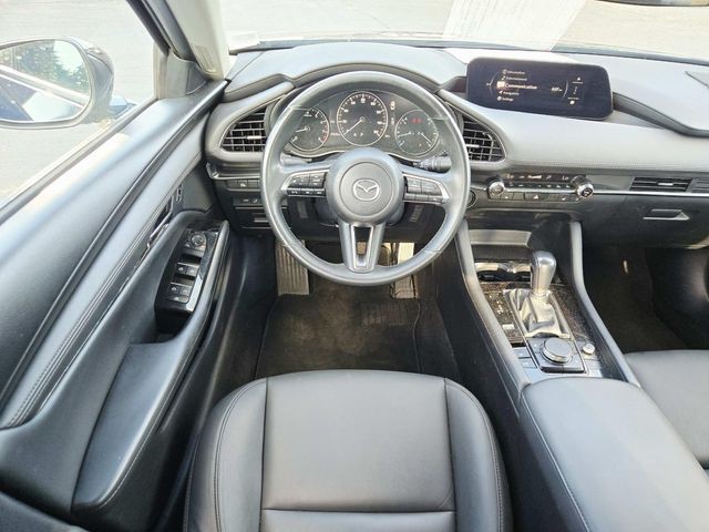 Mazda Mazda3 Vehicle Full-screen Gallery Image 08