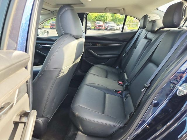 Mazda Mazda3 Vehicle Full-screen Gallery Image 10