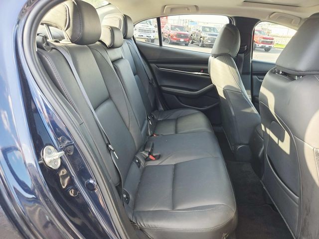 Mazda Mazda3 Vehicle Full-screen Gallery Image 12