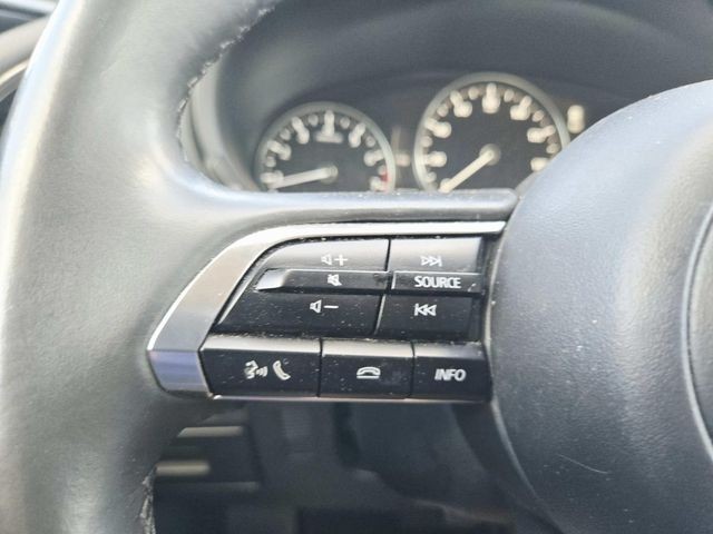Mazda Mazda3 Vehicle Full-screen Gallery Image 17