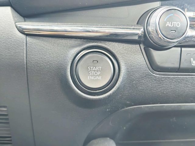 Mazda Mazda3 Vehicle Full-screen Gallery Image 26