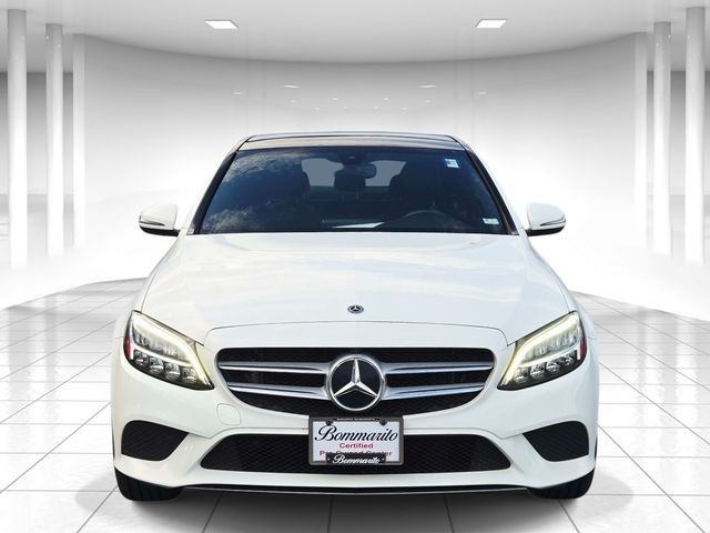 Mercedes-Benz C-Class Vehicle Full-screen Gallery Image 05