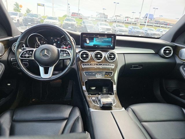 Mercedes-Benz C-Class Vehicle Full-screen Gallery Image 07