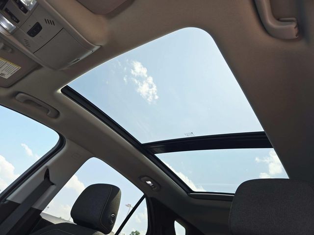 Chevrolet Equinox Vehicle Full-screen Gallery Image 06
