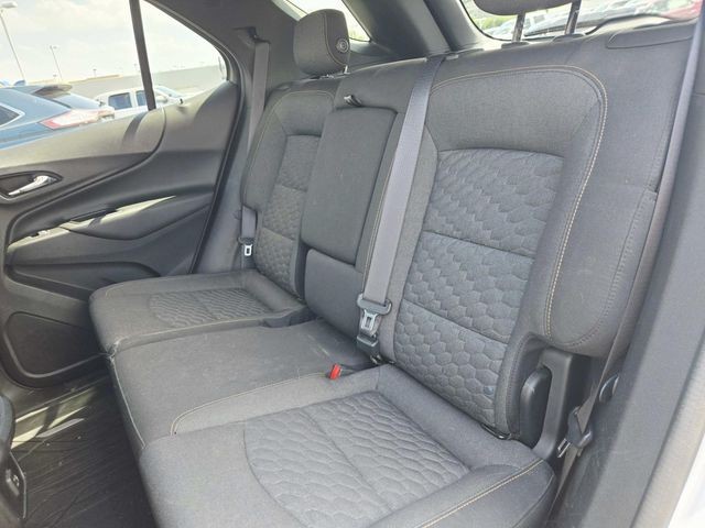 Chevrolet Equinox Vehicle Full-screen Gallery Image 09