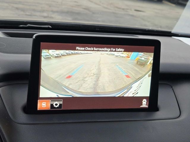 Mazda CX-9 Vehicle Full-screen Gallery Image 16