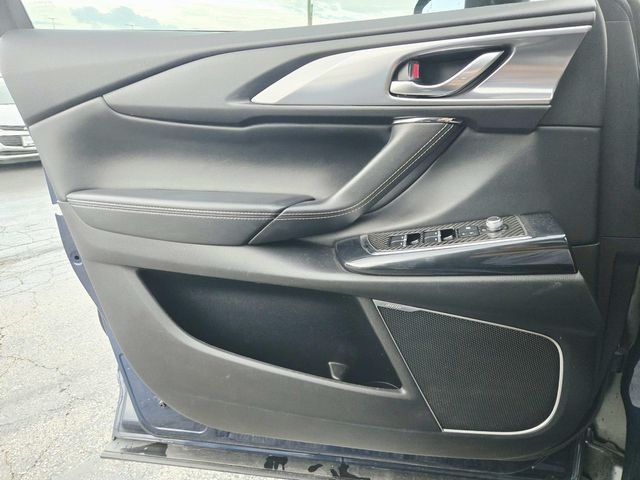 Mazda CX-9 Vehicle Full-screen Gallery Image 20