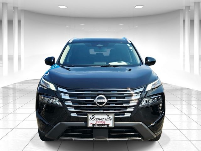 Nissan Rogue Vehicle Full-screen Gallery Image 05
