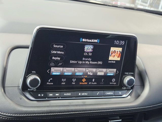 Nissan Rogue Vehicle Full-screen Gallery Image 21