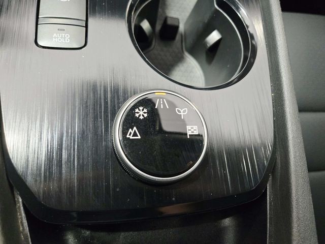 Nissan Rogue Vehicle Full-screen Gallery Image 26