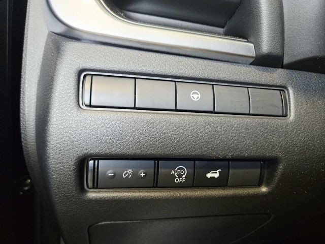 Nissan Rogue Vehicle Full-screen Gallery Image 28