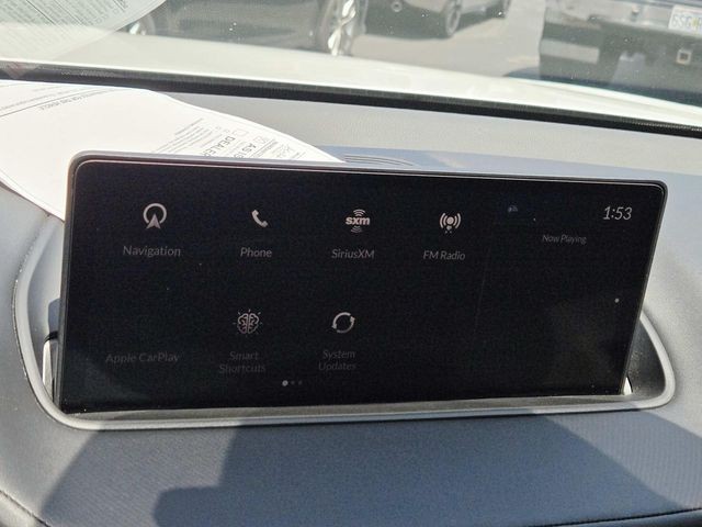 Acura MDX Vehicle Full-screen Gallery Image 24