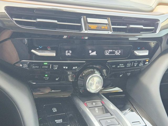 Acura MDX Vehicle Full-screen Gallery Image 27