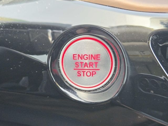 Acura MDX Vehicle Full-screen Gallery Image 31
