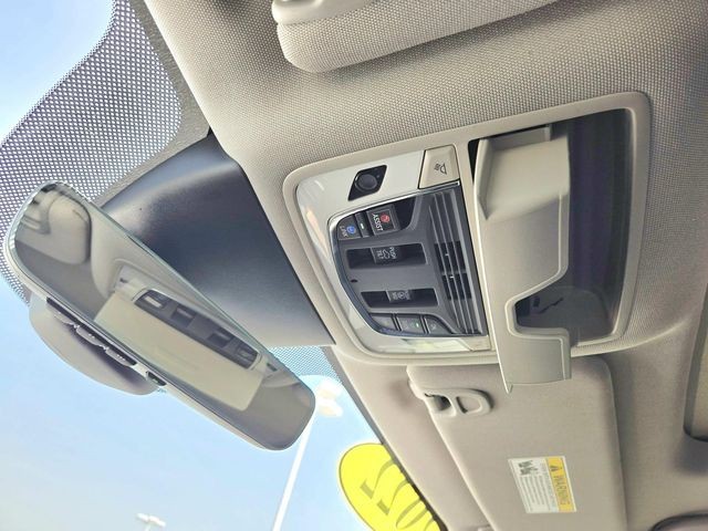 Acura MDX Vehicle Full-screen Gallery Image 32