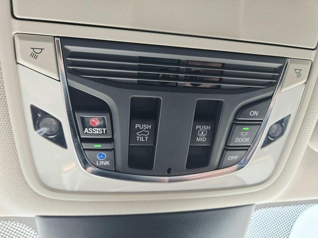 Acura MDX Vehicle Full-screen Gallery Image 33