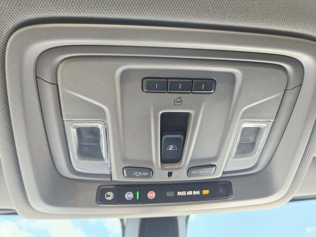 Chevrolet Silverado 1500 Vehicle Full-screen Gallery Image 29
