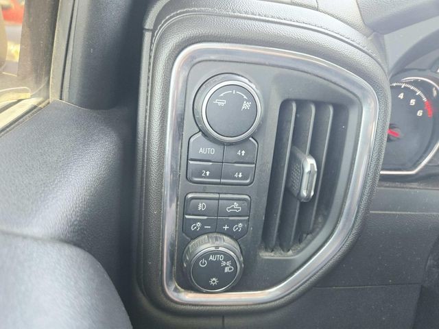 Chevrolet Silverado 1500 Vehicle Full-screen Gallery Image 30