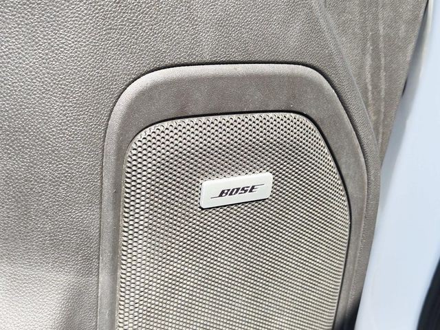 Chevrolet Silverado 1500 Vehicle Full-screen Gallery Image 33