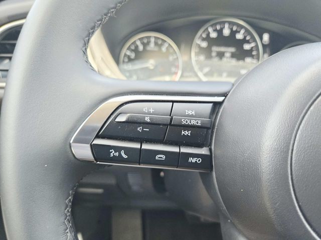 Mazda CX-30 Vehicle Full-screen Gallery Image 16