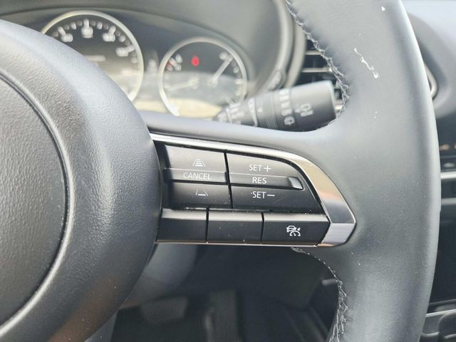 Mazda CX-30 Vehicle Full-screen Gallery Image 17