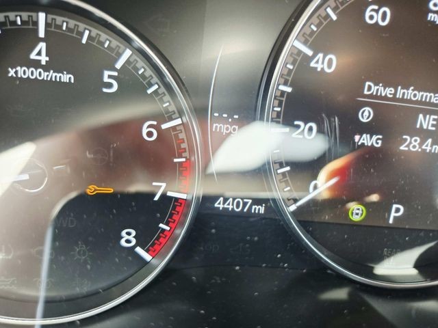 Mazda CX-30 Vehicle Full-screen Gallery Image 18