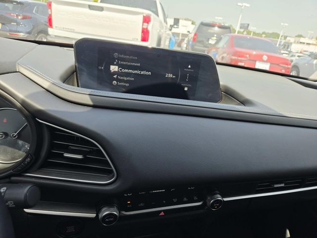 Mazda CX-30 Vehicle Full-screen Gallery Image 19