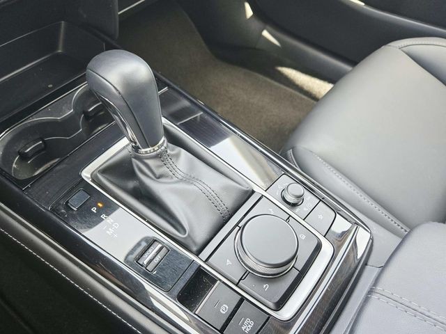 Mazda CX-30 Vehicle Full-screen Gallery Image 23