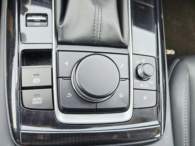 Mazda CX-30 Vehicle Full-screen Gallery Image 24