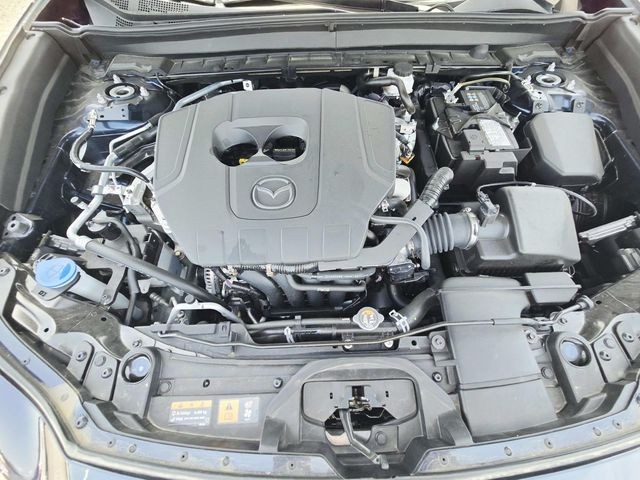 Mazda CX-30 Vehicle Full-screen Gallery Image 15