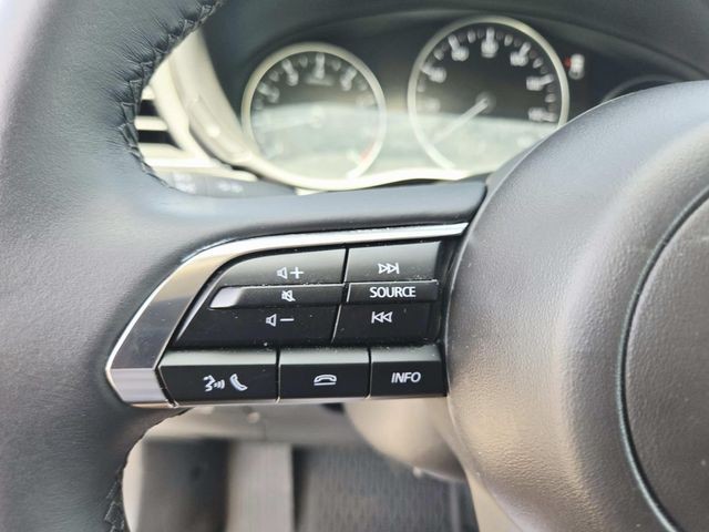 Mazda CX-30 Vehicle Full-screen Gallery Image 17