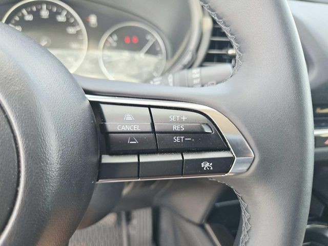 Mazda CX-30 Vehicle Full-screen Gallery Image 18
