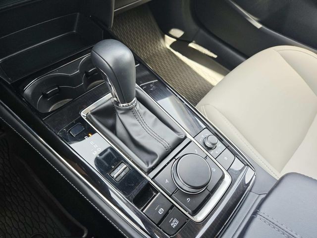 Mazda CX-30 Vehicle Full-screen Gallery Image 27