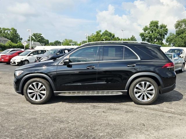 Mercedes-Benz GLE Vehicle Full-screen Gallery Image 02