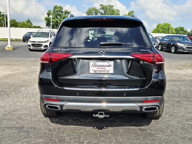Mercedes-Benz GLE Vehicle Full-screen Gallery Image 04