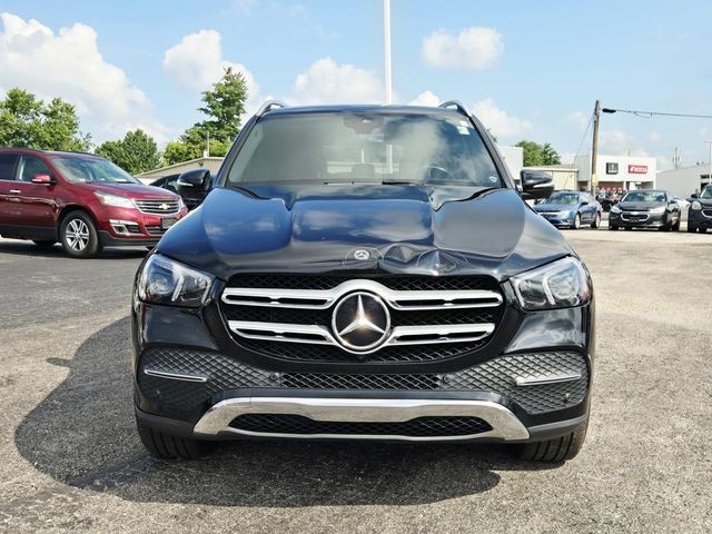 Mercedes-Benz GLE Vehicle Full-screen Gallery Image 06