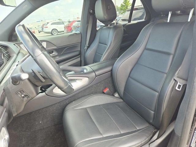 Mercedes-Benz GLE Vehicle Full-screen Gallery Image 08