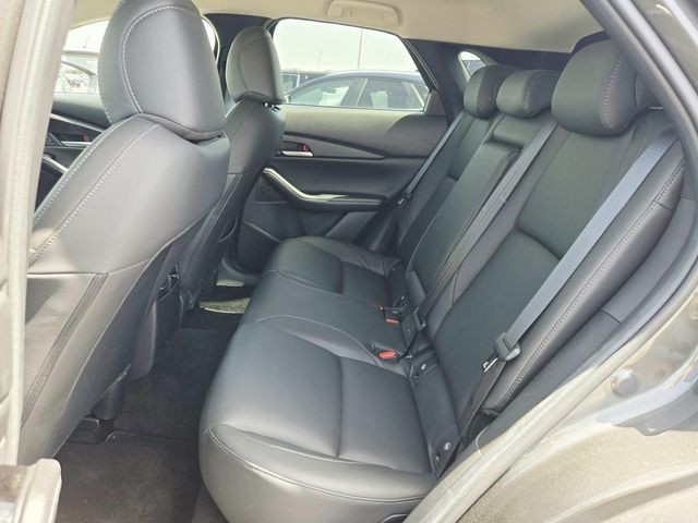 Mazda CX-30 Vehicle Full-screen Gallery Image 09