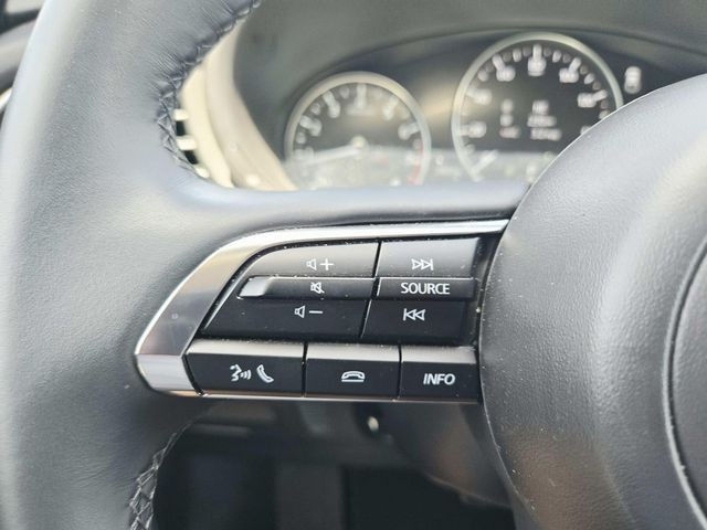 Mazda CX-30 Vehicle Full-screen Gallery Image 16