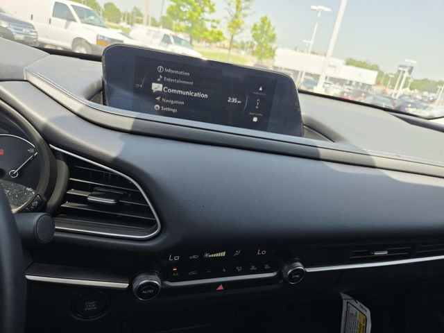 Mazda CX-30 Vehicle Full-screen Gallery Image 20