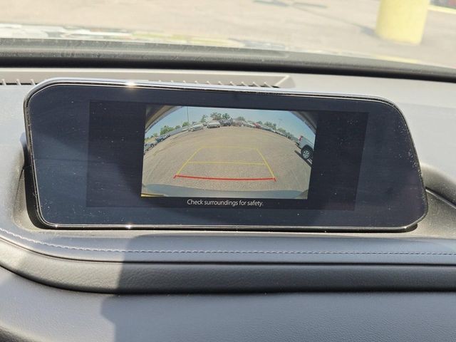 Mazda CX-30 Vehicle Full-screen Gallery Image 22