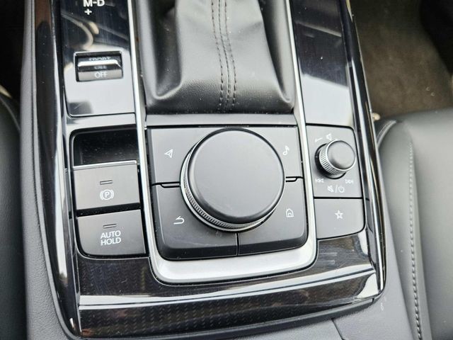Mazda CX-30 Vehicle Full-screen Gallery Image 25