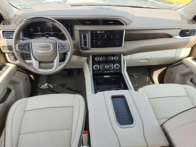 GMC Yukon XL Vehicle Full-screen Gallery Image 07