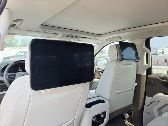 GMC Yukon XL Vehicle Full-screen Gallery Image 11