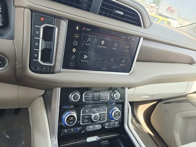 GMC Yukon XL Vehicle Full-screen Gallery Image 25