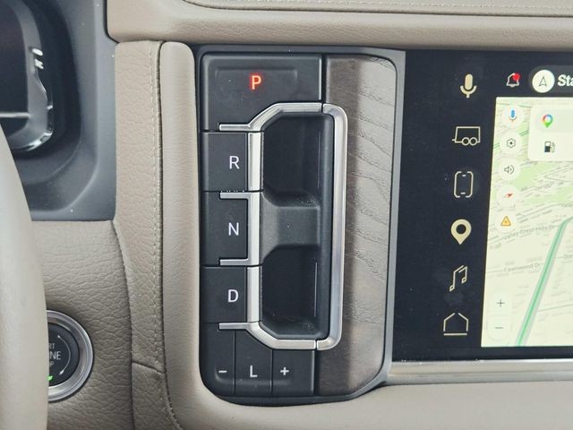 GMC Yukon XL Vehicle Full-screen Gallery Image 31