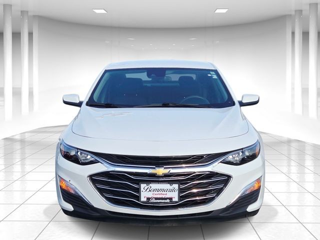 Chevrolet Malibu Vehicle Full-screen Gallery Image 05