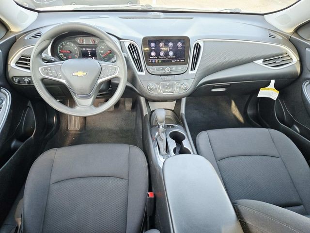Chevrolet Malibu Vehicle Full-screen Gallery Image 06