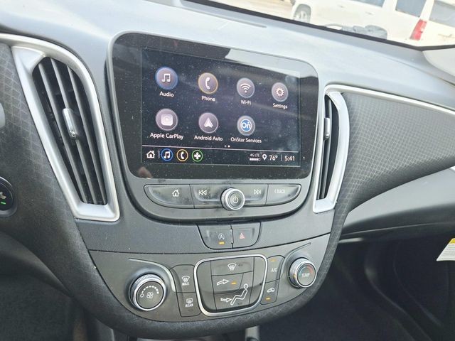 Chevrolet Malibu Vehicle Full-screen Gallery Image 20